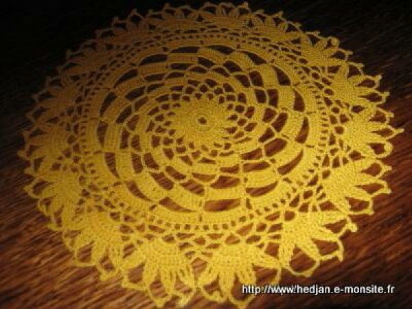 NAPPERONS AU CROCHET Vintage EUR 4,00 - FR